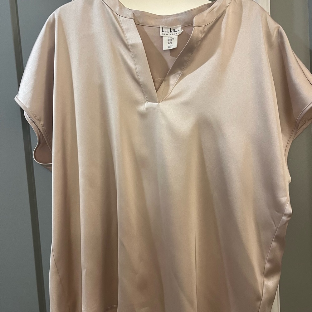 Champagne color ! It is all same color, but the lighting shows some rose tones